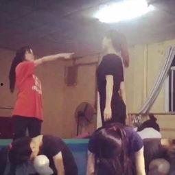 成人简单舞蹈操视频,轻松入门成人简易健身操