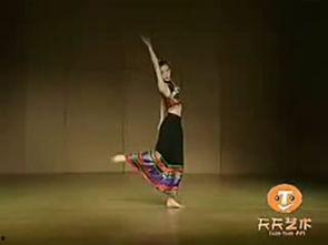 傣族成人舞蹈独舞视频,独舞之美，传承千年文化