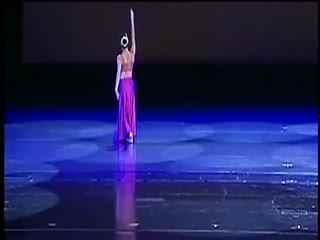 傣族成人舞蹈独舞视频,独舞之美，传承千年文化