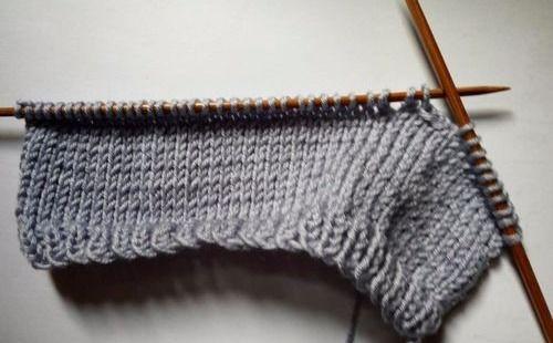 成人毛衣配饰编织视频,跟随视频学编织时尚单品