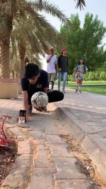 路人变成人形视频